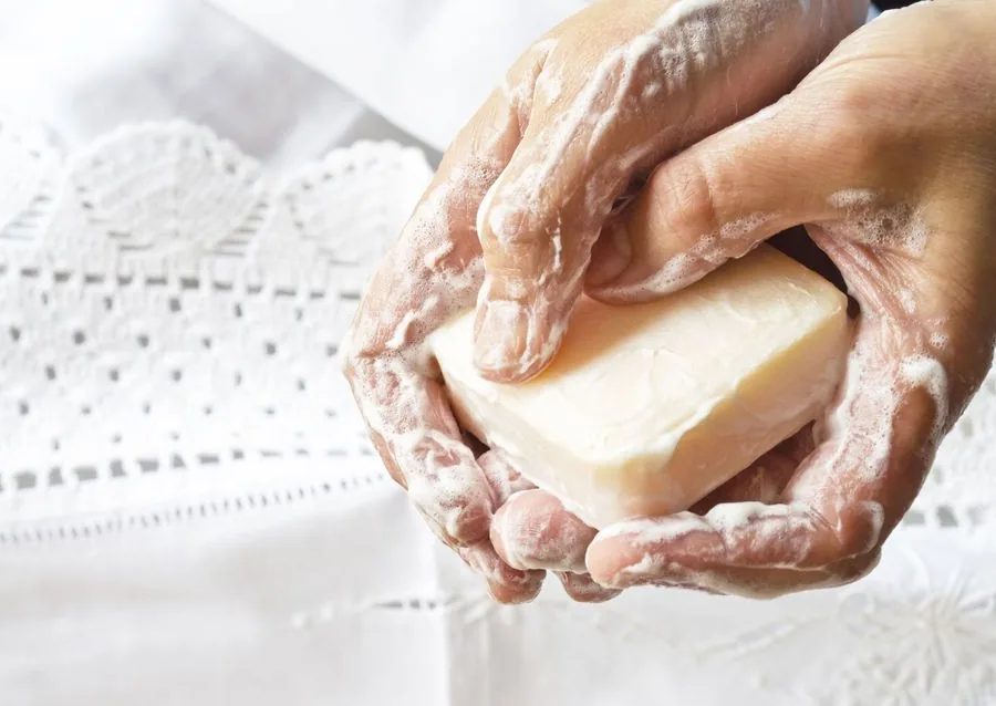 Le savon: le sauveur du moment