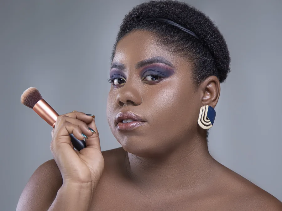 4 Produits de Maquillage qui Protègent la Peau.